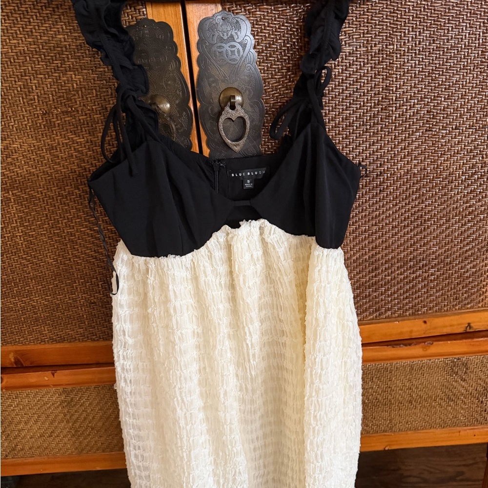 Blue Blush Black and Ivory Sleeveless Mini Dress Size S